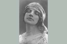 1915 - January: Returns to Los Angeles, where she stays with her parents for over a year. During this time she “stars” in a silent movie  "The Rugmaker’s Daughter", in which she performs excerpts from "The Vision of Salomé". (Maud Allan in publicity photo from "The Rugmaker's Daughter")