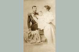 1909 - December: Performs in St. Petersburg and Moscow to unenthusiastic reviews. Performs for the Czar and Czarina of Russia. (Photo: Czar Nicholas ll and Czarina Alexandra with first child, Olga, 1896)